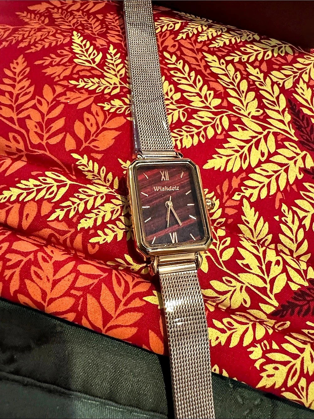 Wishdoit Rectangular Gold-Tone Watch in Red Like New